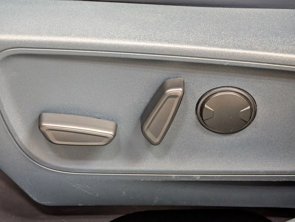 Certified Used 2024 Iconic Silver Metallic Ford Lariat image 14