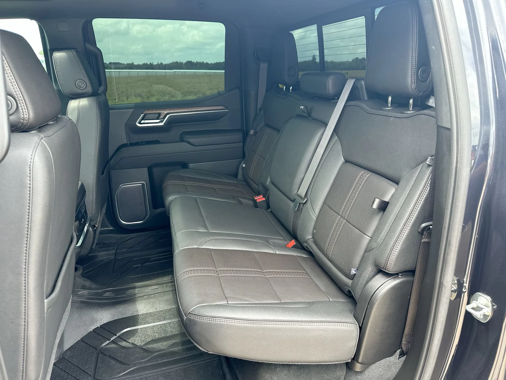 Used 2023 Dark Ash Metallic Chevrolet High Country image 23