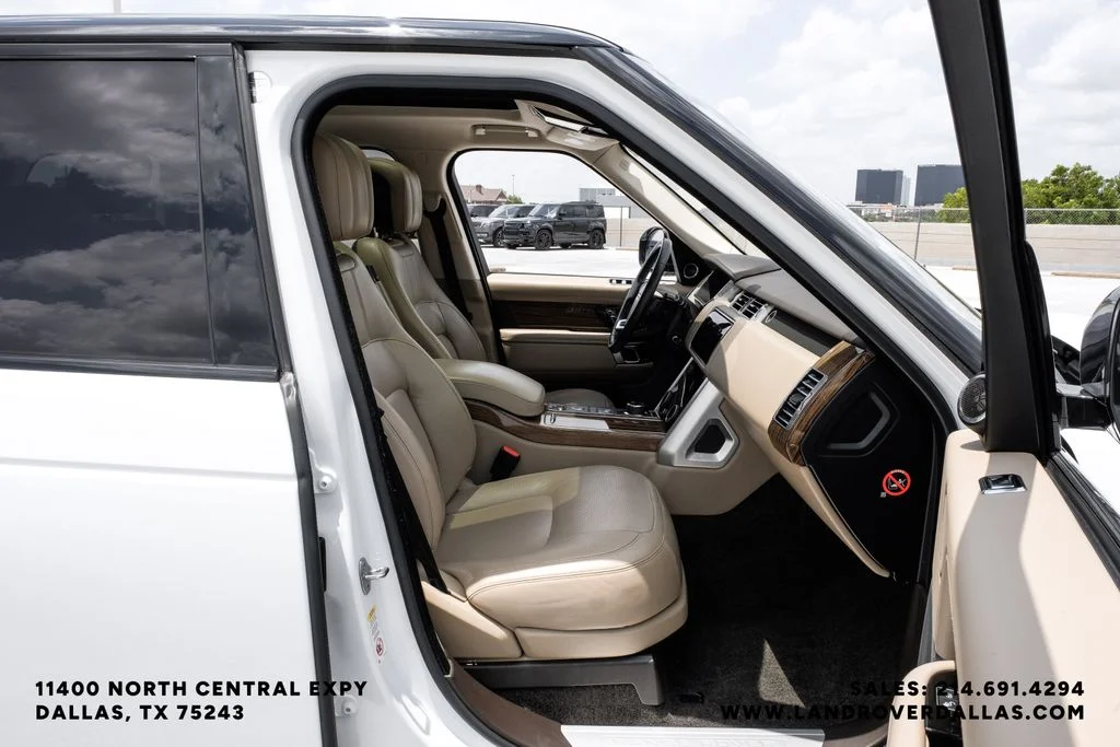 Used 2019 Fuji White Land Rover 5.0L V8 Supercharged image 43