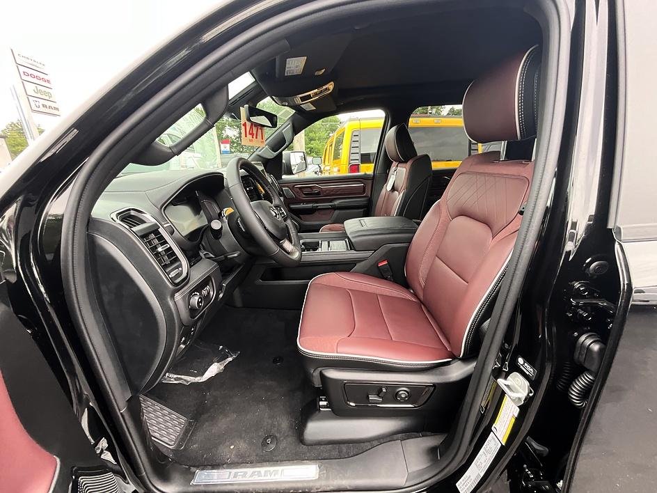 New 2026 Diamond Black Crystal Pearl-Coat Exterior Paint RAM Limited image 12