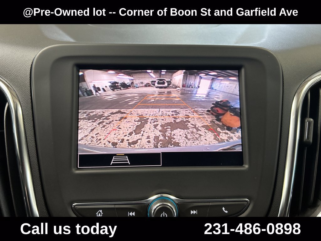 Used 2022 SILVER ICE METALLIC Chevrolet LT image 27