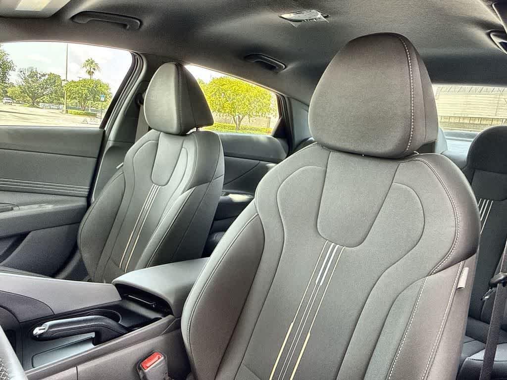 2026 Hyundai Elantra SEL Sport - Photo 14