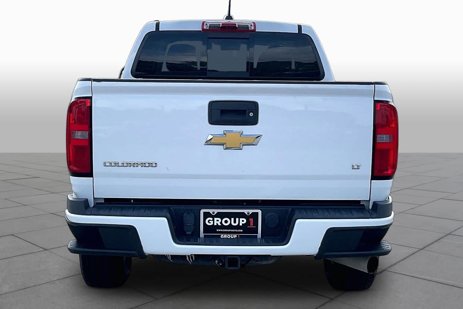 Used 2018 Summit White Chevrolet 4WD LT image 5