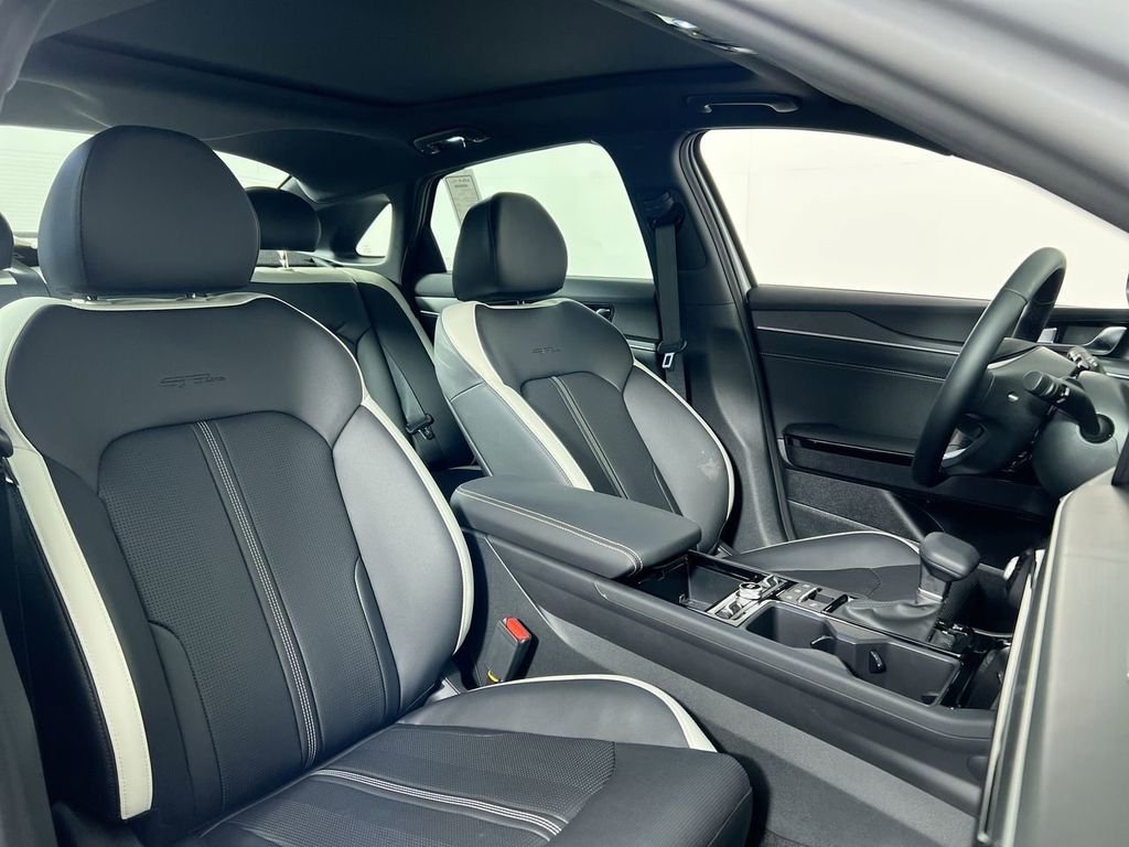 New 2026 Wolf Gray Kia GT-Line FWD image 31