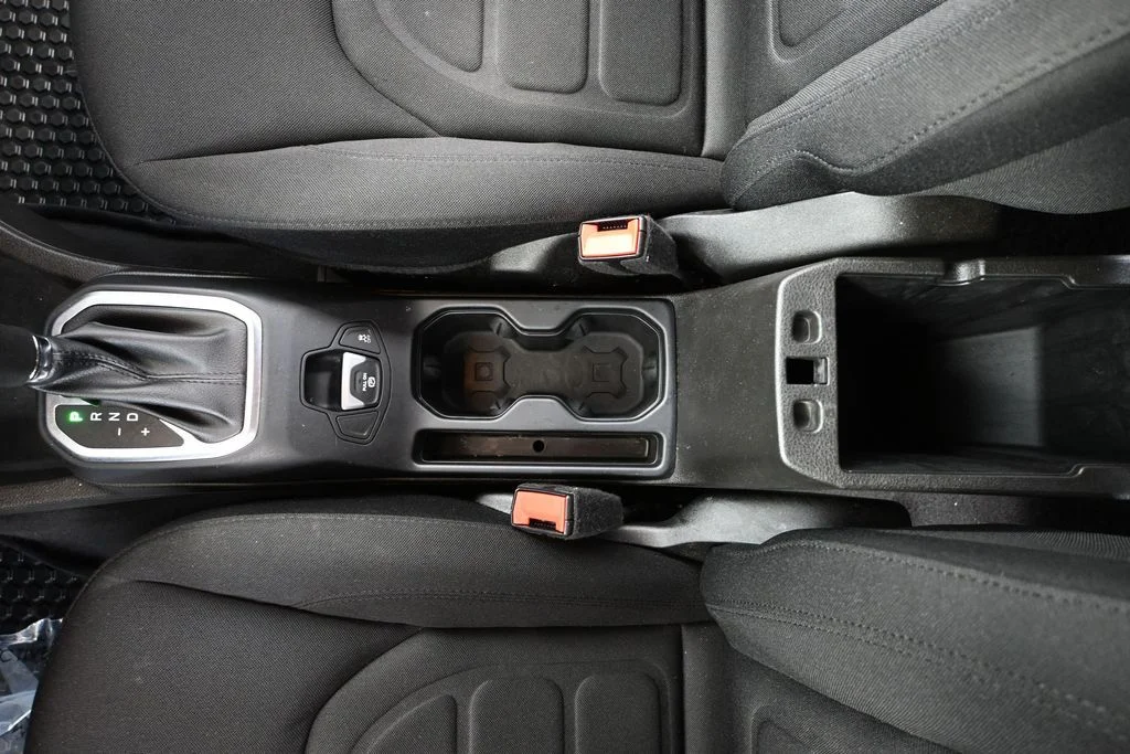 Used 2021 Gray Jeep Latitude image 35