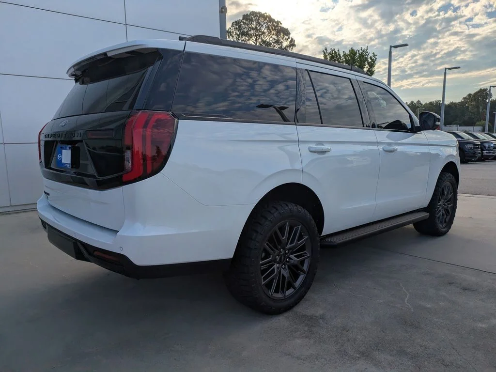 New 2026 Star White Metallic Tri-Coat Ford Platinum image 4