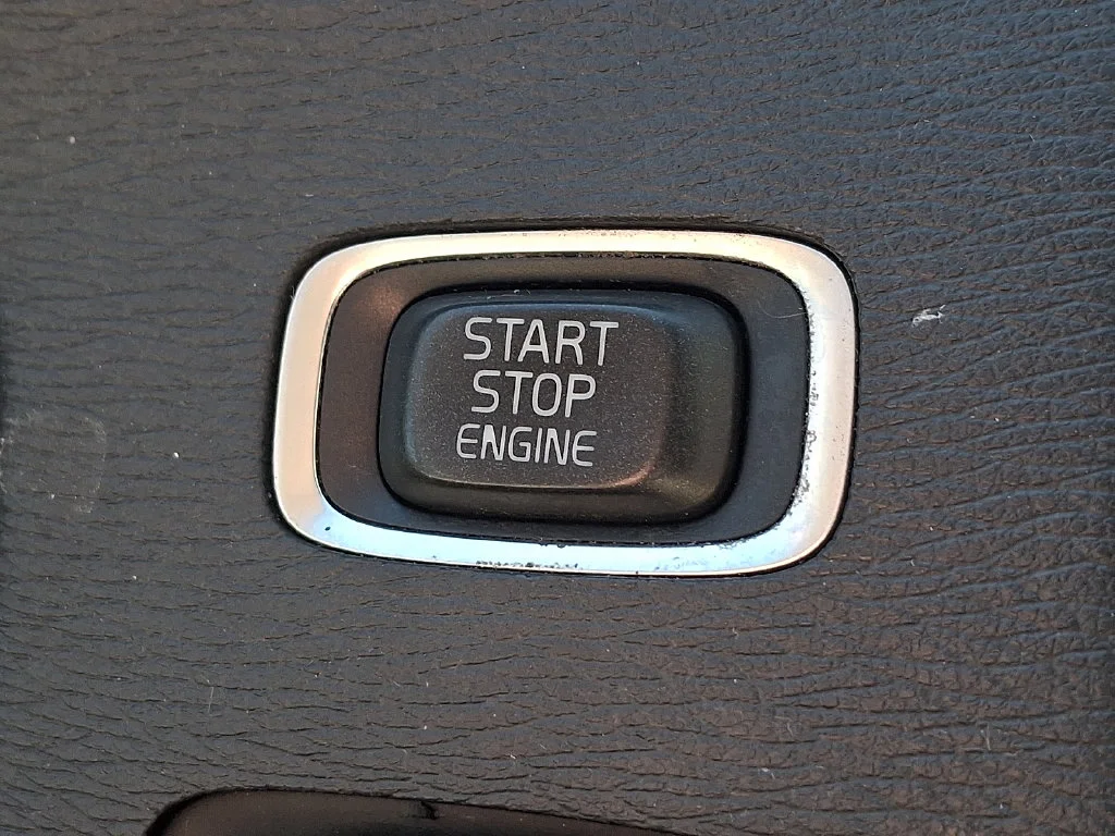 Used 2015 Blue Volvo T5 Premier image 23