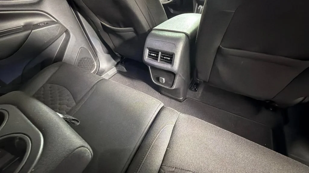 Used 2018 IRIDESCENT PEARL TRICOAT Chevrolet LT image 29