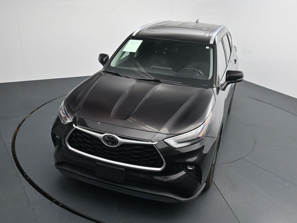 2021 Toyota Highlander XLE - Photo 11