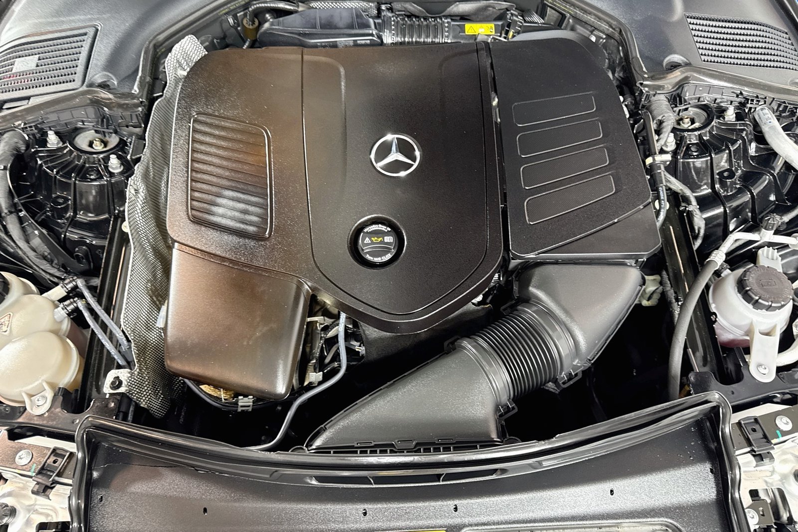 Used 2023 Obsidian Black Metallic Mercedes-Benz C 300 image 29
