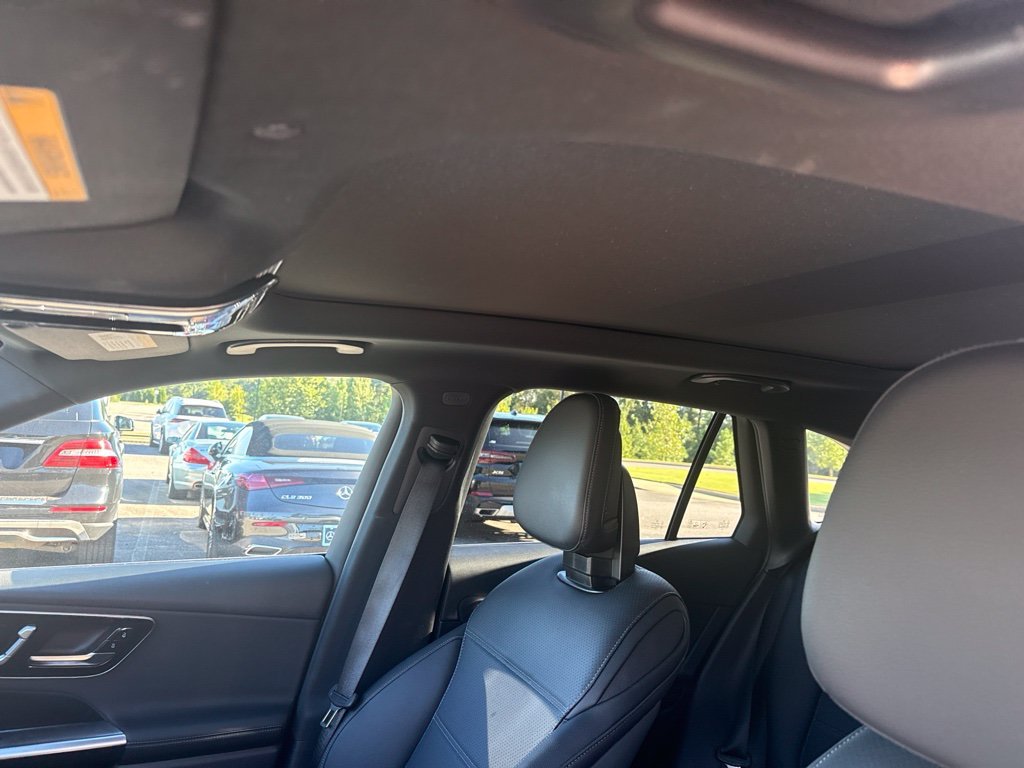 Used 2026 White Mercedes-Benz GLC 300 image 6