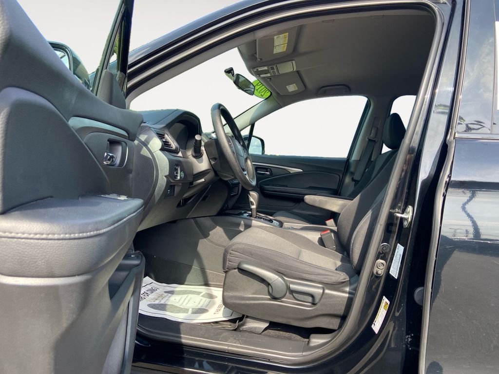 Used 2019  Honda Sport image 9