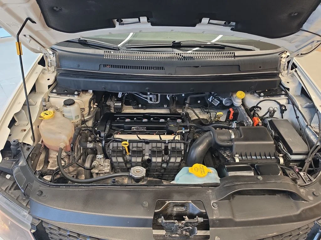 Used 2020 White Dodge SE image 27
