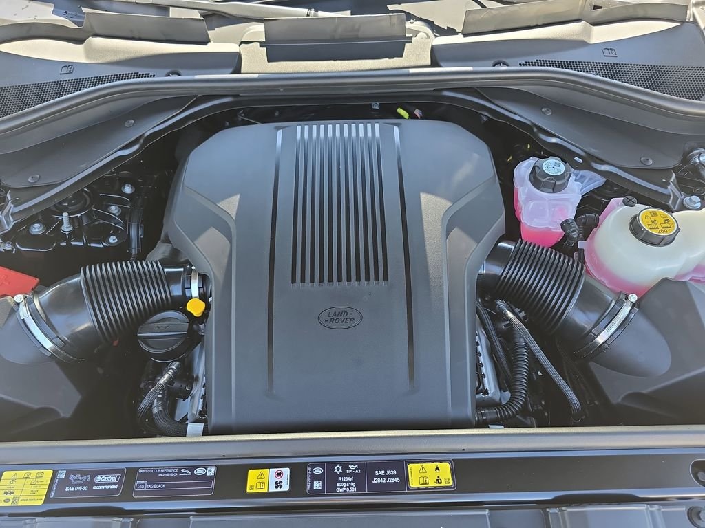 New 2026 Santorini Black Land Rover SE image 32