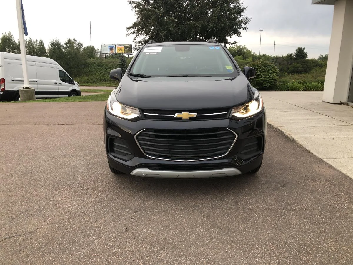 Used 2022 Blue Chevrolet AWD 4dr LT w/ Leather image 4