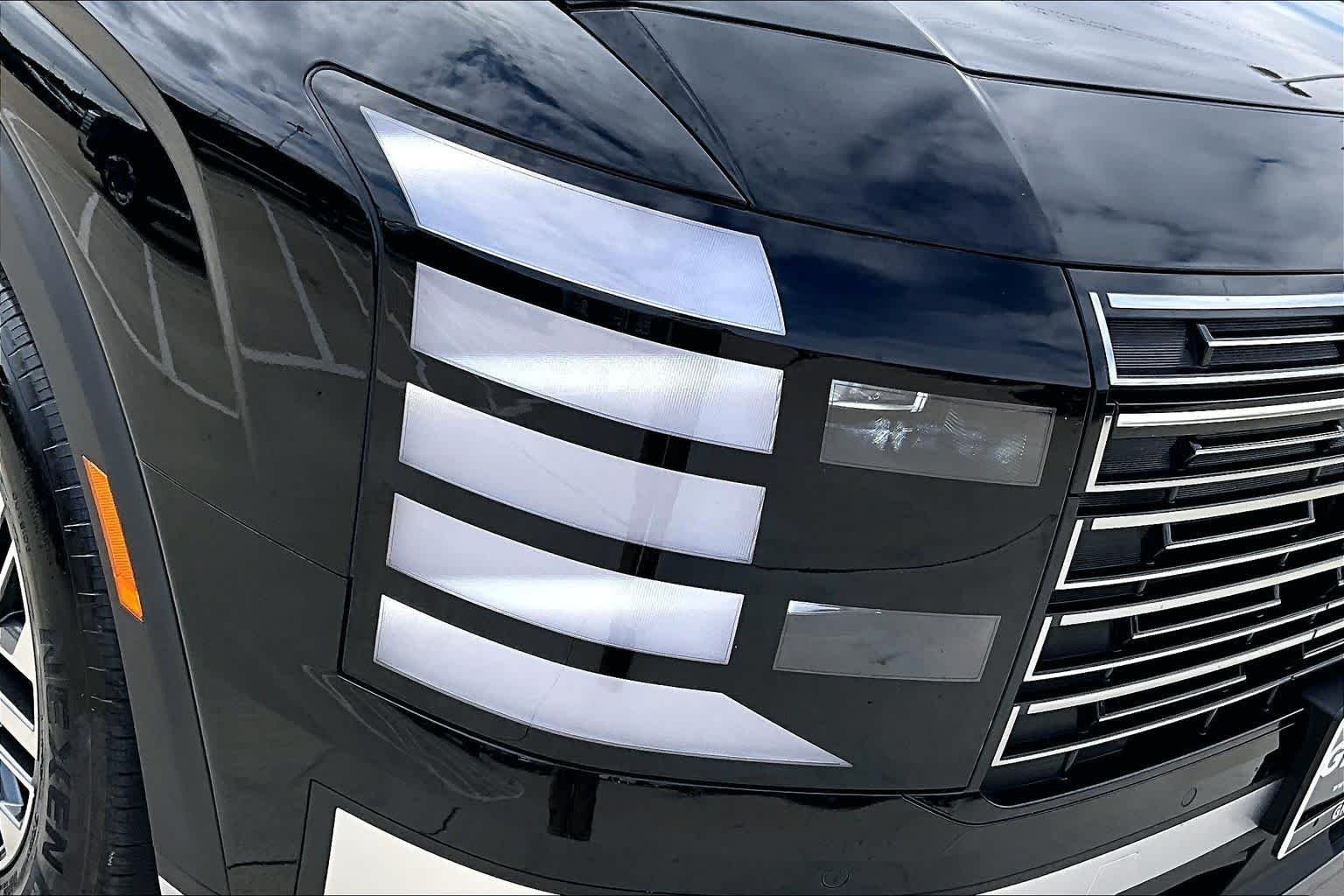 Used 2026 Abyss Black Pearl Hyundai SEL 7P image 28