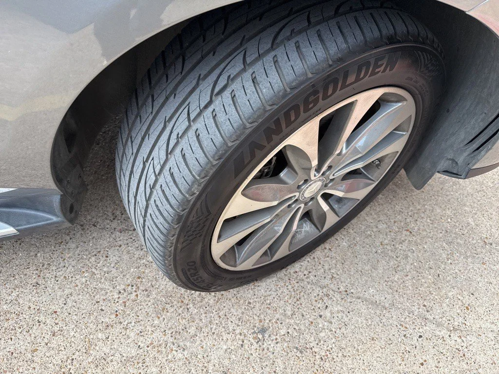 Used 2012 Silver Mercedes-Benz ML 350 image 22