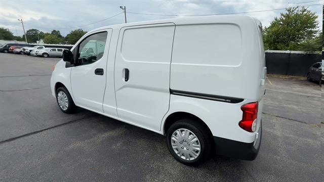 Used 2021 White Nissan S Xtronic CVT image 6