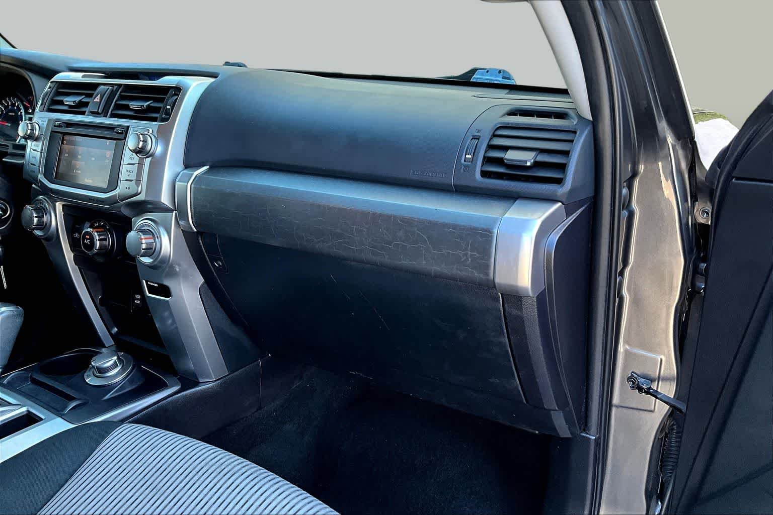 2016 Toyota 4Runner SR5 - Photo 19