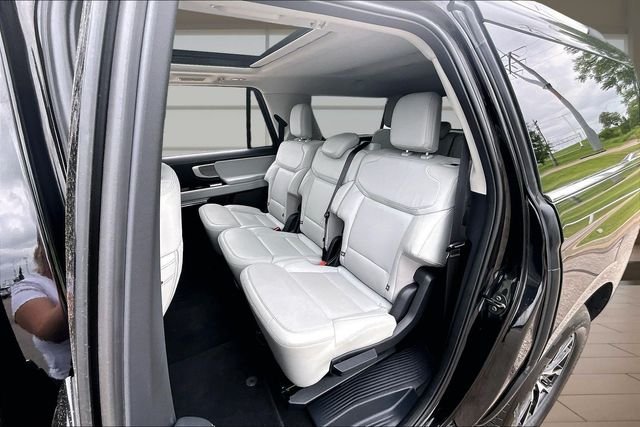 Used 2025 Black Ford Platinum image 26
