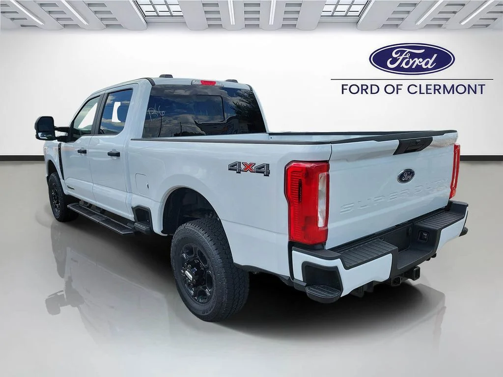 New 2026 Oxford White Ford F-350® XL image 3