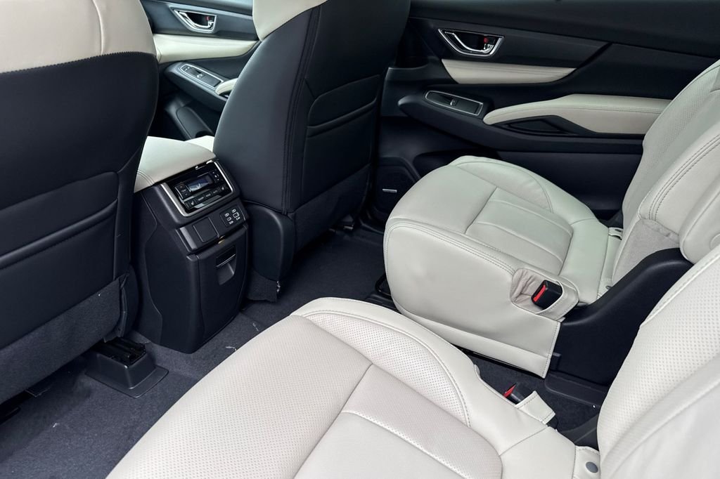 New 2026 CRYSTAL WHITE PEARL Subaru Limited 7-Passenger image 15