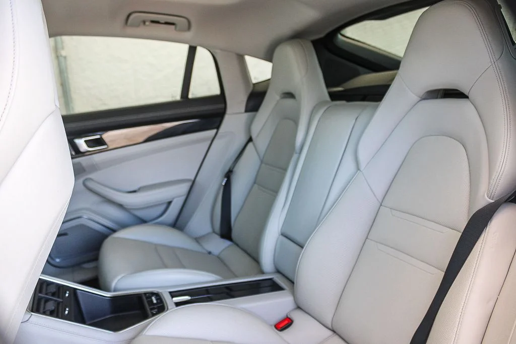 Used 2018  Porsche 4 image 18