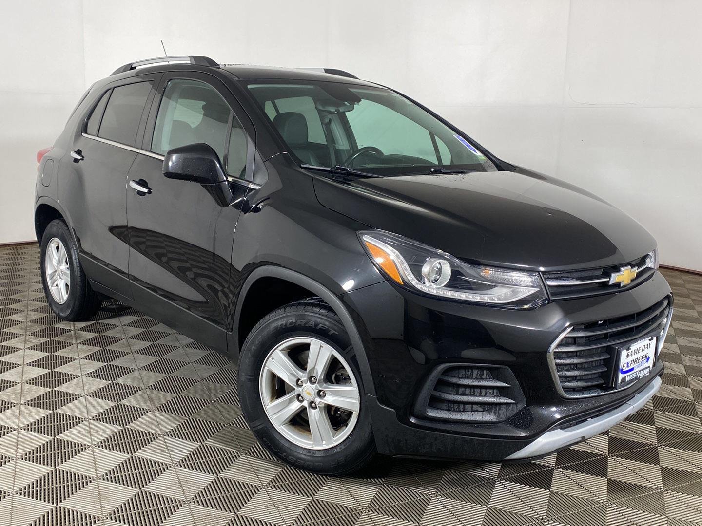 Used 2020 Mosaic Black Metallic Chevrolet LT image 1