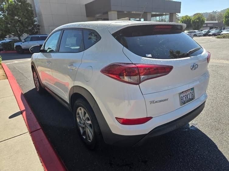 Used 2017 White Hyundai SE image 6