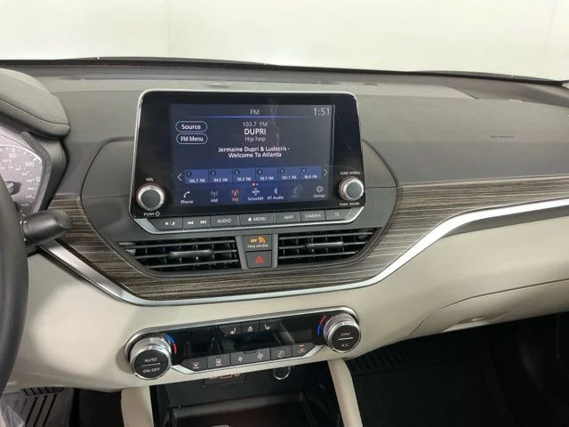Used 2021  Nissan 2.5 Platinum image 19