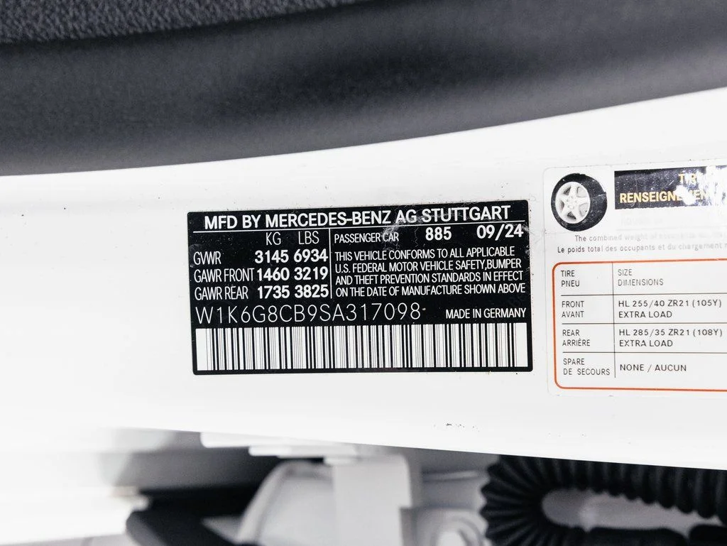 Used 2025 MANUFAKTUR Moonlight White Metallic Mercedes-Benz S 63 E AMG® image 41