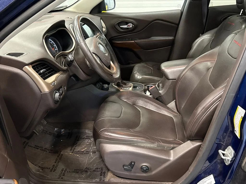 Used 2015 Blue Jeep Trailhawk image 6