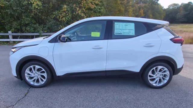 2027 Chevrolet Bolt LT - Photo 5