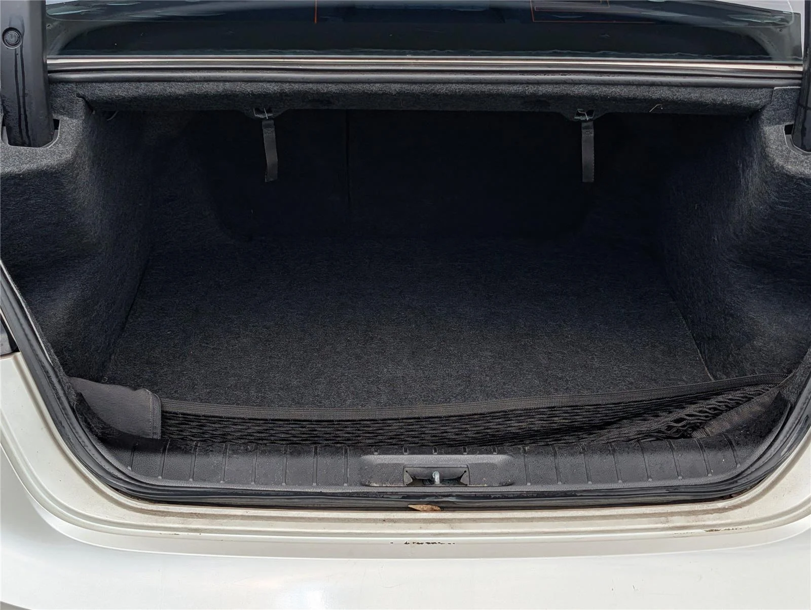 Used 2017 Pearl White Nissan Platinum image 32