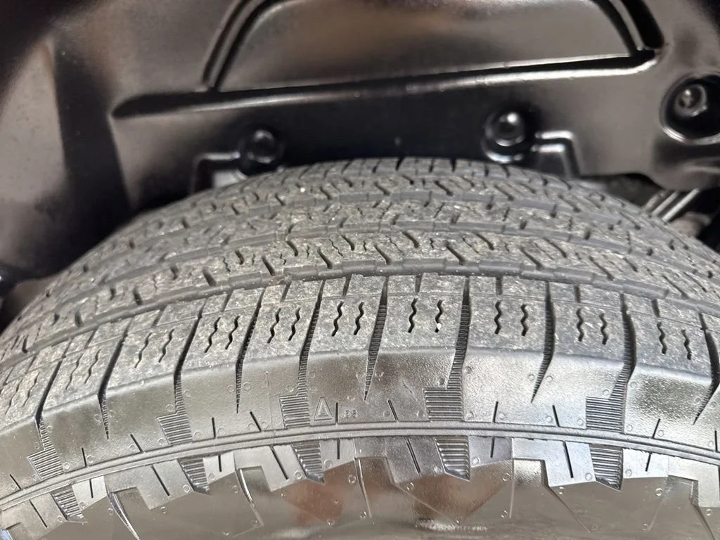 Used 2025 Red Jeep Sport S image 30