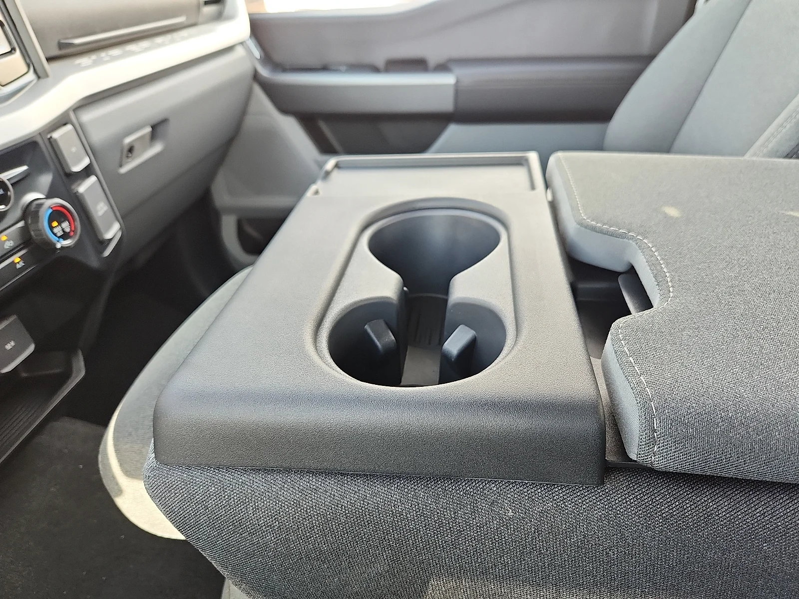 New 2027 Oxford White Ford XLT image 25