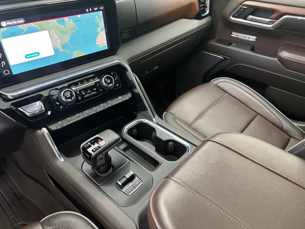 Used 2023 Silver GMC Denali image 26