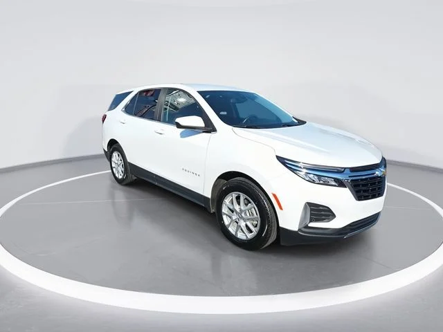 Used 2022 White Chevrolet LT image 2