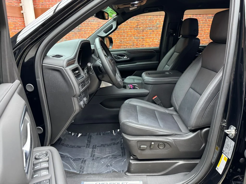 Used 2024 Black Chevrolet Z71 image 24