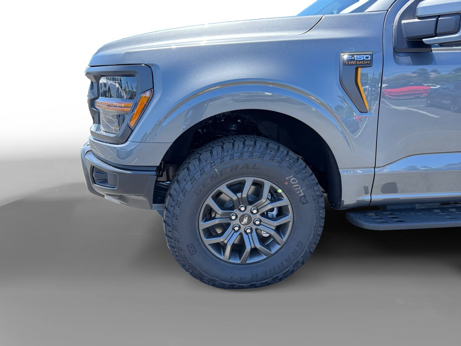 New 2026 Carbonized Gray Metallic Ford Tremor image 9