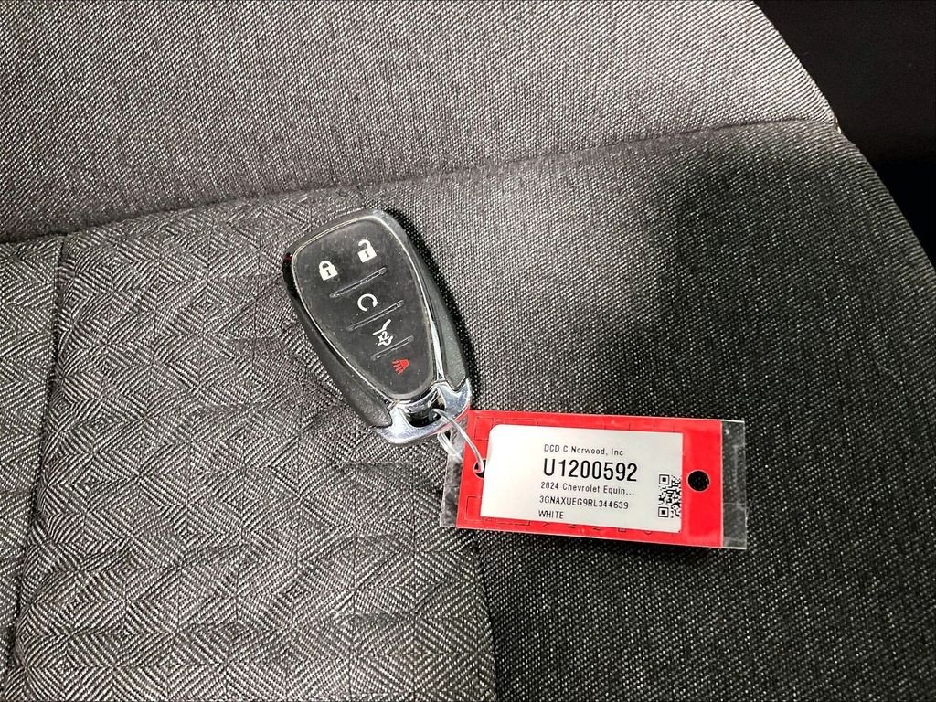 Used 2024 White Chevrolet LT image 29