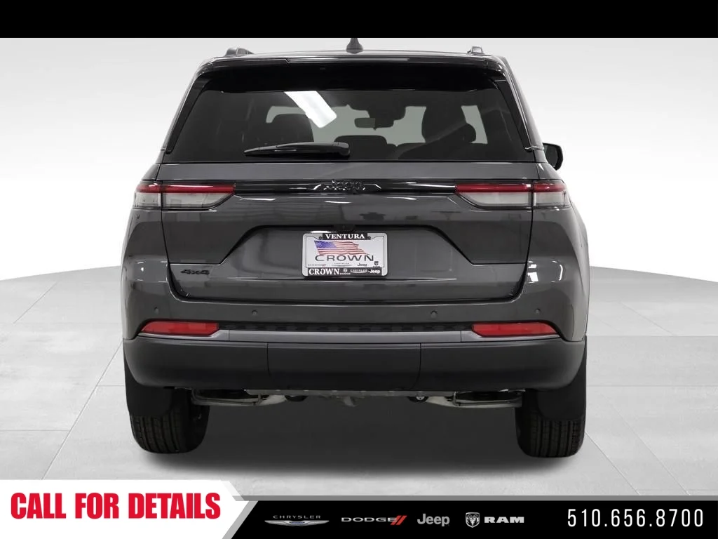 New 2026 Baltic Gray Metallic Clear-Coat Exterior Paint Jeep Altitude image 6