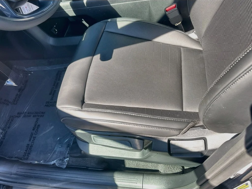 New 2027 Ebony Black Kia LX image 19