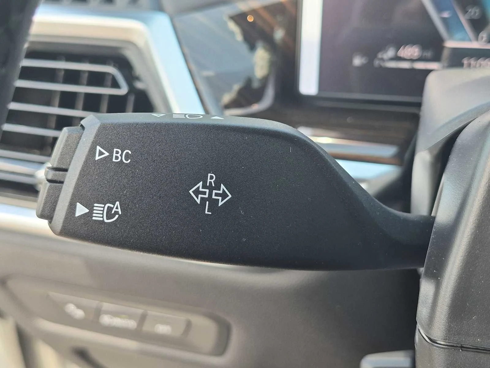 2026 BMW X5 50e - Photo 27