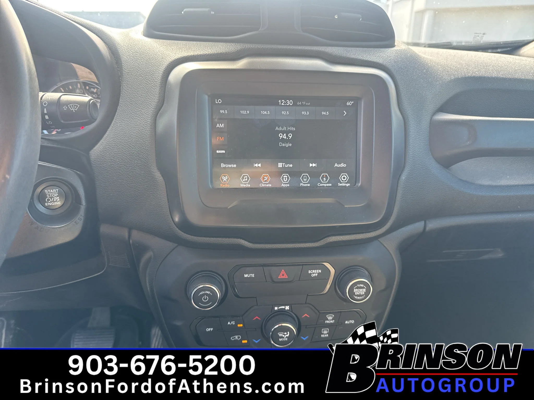 Used 2019 Alpine White Clearcoat Jeep Latitude image 14