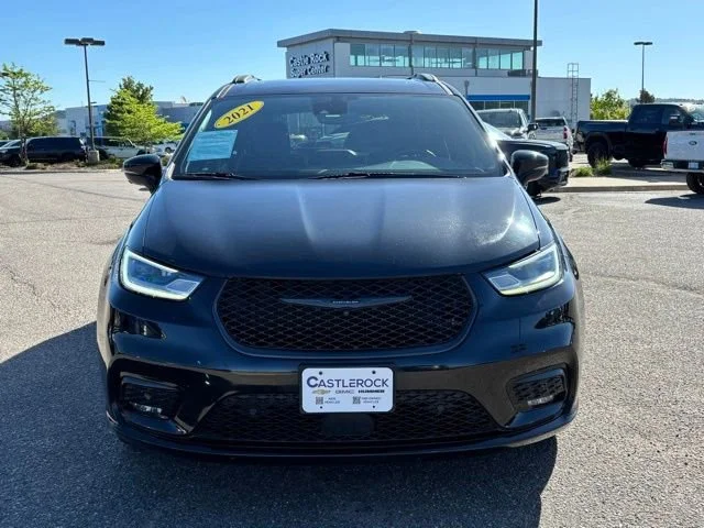 Used 2021 Black Chrysler Limited AWD image 10