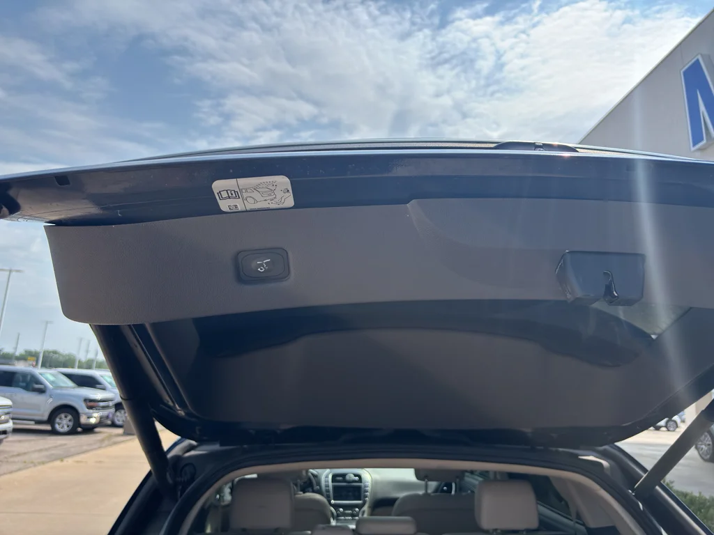 Used 2019 Blue Lincoln Reserve image 12