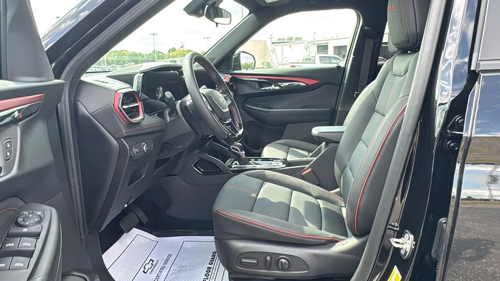 New 2026 Mosaic Black Metallic Chevrolet LT image 6