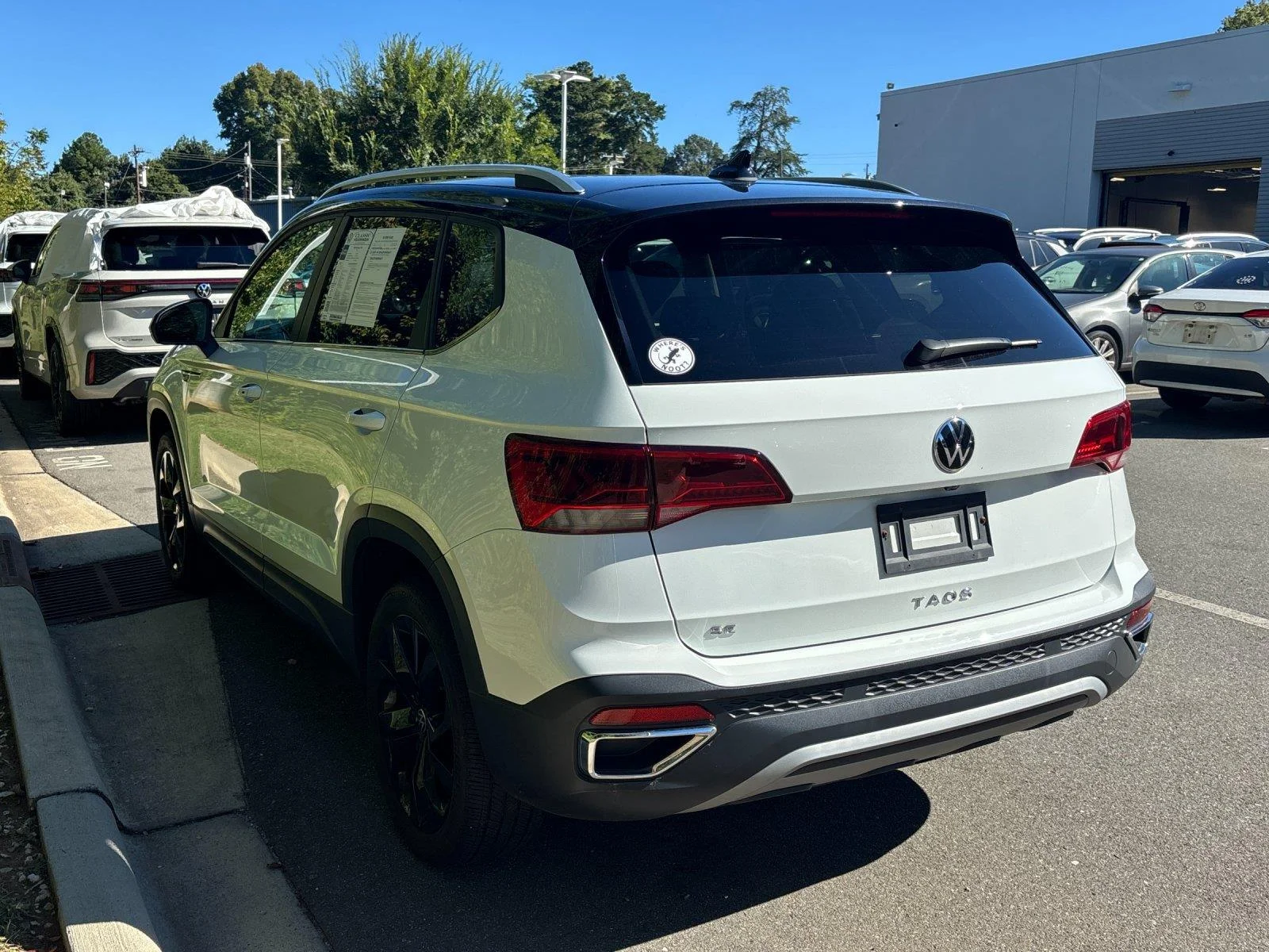 Certified Used 2023 Pure White Volkswagen SE image 3