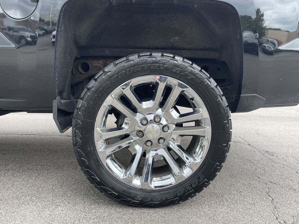Used 2018 Black Chevrolet High Country image 10